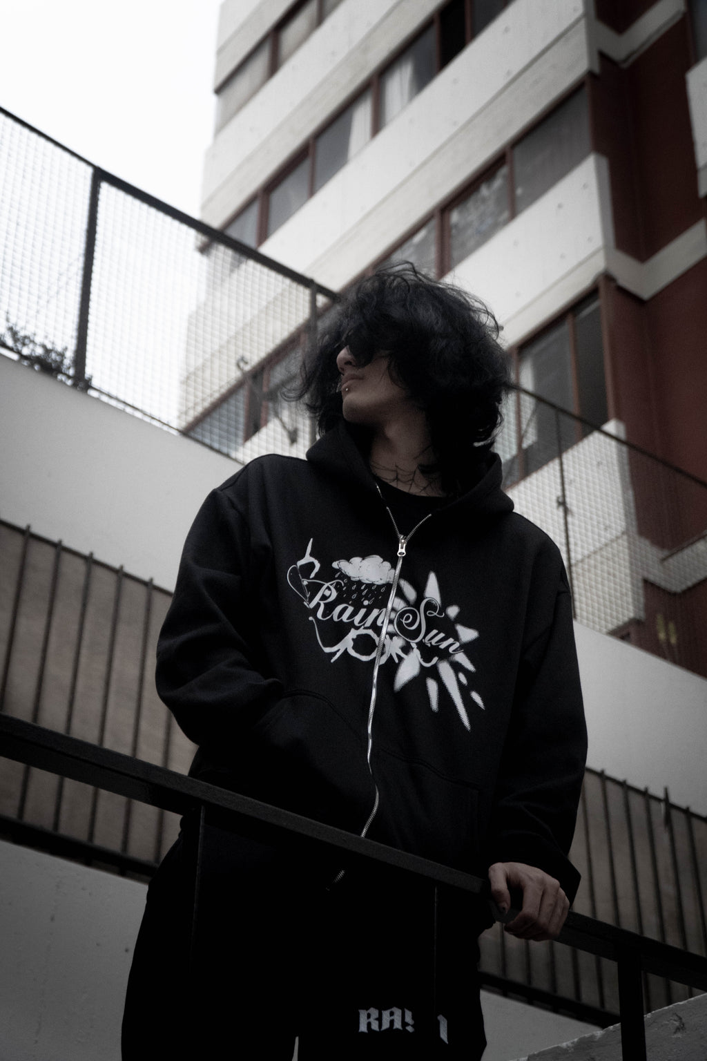 ZIP HOODIE NEGRA